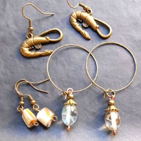 Artisan earrings  212# dangle earrings Shrimp Kawaii MoP Shell Hoops dangles 3Pr - Picture 1 of 9
